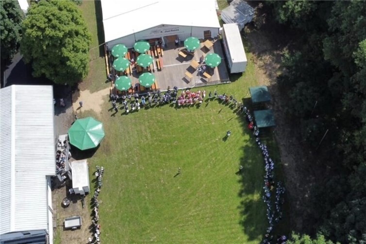 Schützenfest Sonntag - der Umzug ist angekommen