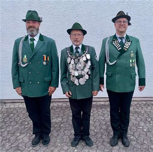 Schützenkönig 2025: Rainer Zingel (Mitte) nach seiner Proklamation.
