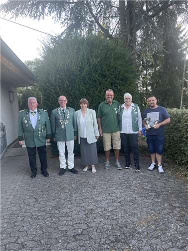 Schützenkönig wurde zum ersten Male Wolfgang Specht, seine Königin ist seine Ehefrau Dorothea. Foto: privat