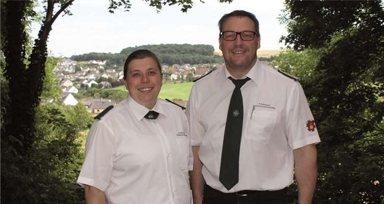 Schützenkönigin Nina Ketzner und der 1. Brudermeister Dirk Apitz freuten sich über ein gelungenes Schützenfest in Bassenheim.GH