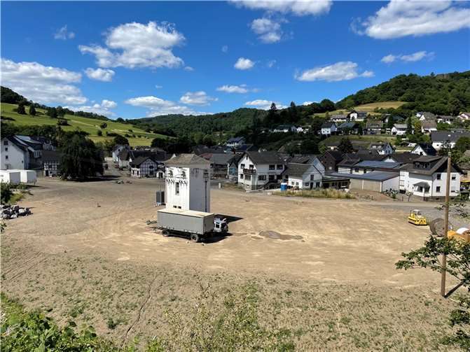 Schuld an der Ahr im Sommer 2022. Auch bis heute sind viele Stellen im Ahrgebiet noch nicht wieder aufgebaut.  Foto: ROB
