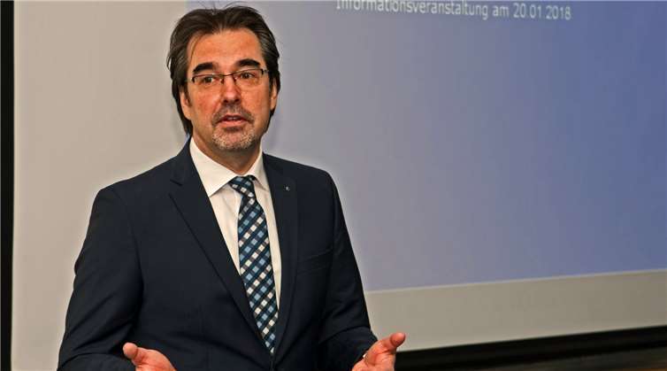 Schulleiter Klaus Dünker informierte über die Boeselager-Realschule Ahrweiler.