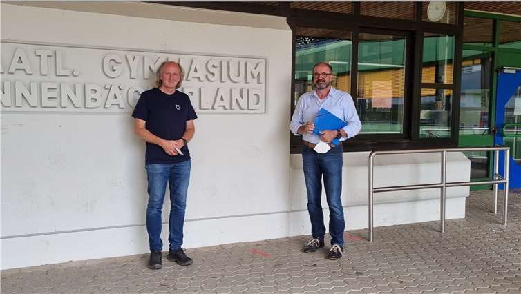 Schulleiter Nino Breitbach und Landtagsabgeordneter Peter Moskopp. Foto: privat
