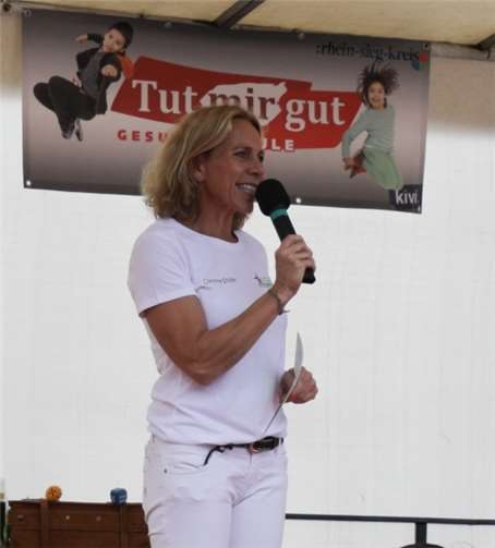 Schulleiterin Corinna Stühm begrüßte die Gäste und dankte Ehrenamtlern und Sponsoren.