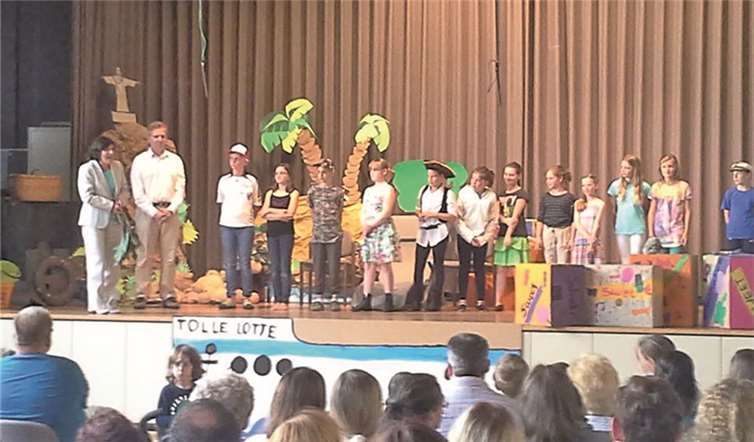 Schulleiterin Klaudia Heck-Ritter bedankte sich bei allen, die zum Gelingen dieses bezaubernden Musicals beigetragen hatten.  privat