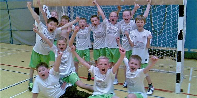 Schulmannschaft „In der Au“, Raubach (Melissa, Laura, Rahel, Moritz Z., Petrus, Luca, Jonas, Justin, Moritz A., Andy, Paul und Bleon). privat