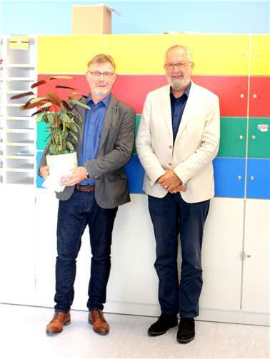 Schulrat Ralf Groß führte Ralf Heuft herzlich in sein neues Amt als Schulleiter ein. Quelle: Realschule plus und FOS Untermosel