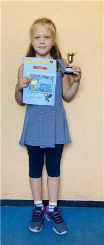 Schulsiegerin Jana Spadi aus der Klasse 3b. Foto: Jens Weyerhäuser / Schillerschule