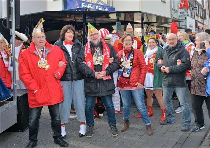 Schunkeln mit der Politik.