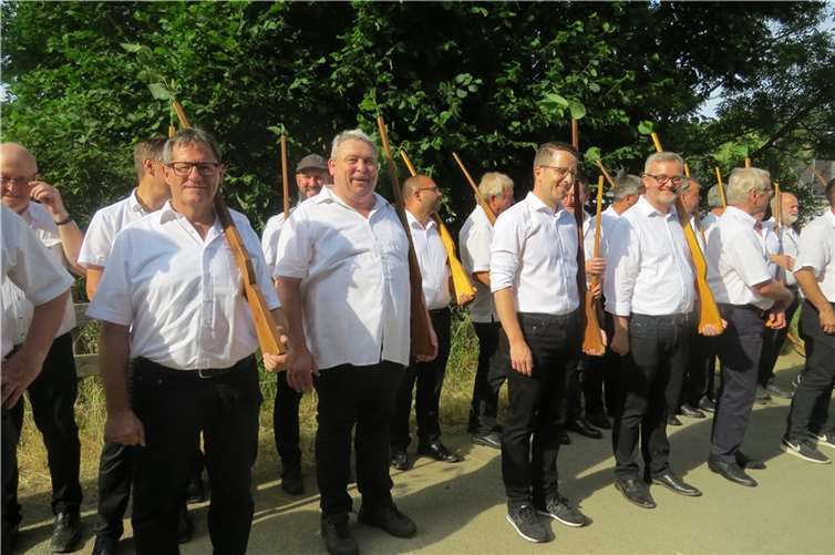 Schwaatzbotze mit ihren Holzgewehren.