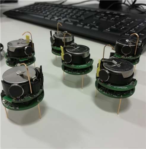 Schwarmroboter „Kilobot“.Quelle: Carl-Benz-Schule Koblenz