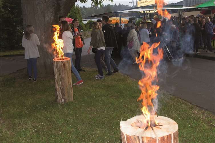 Schwedenfeuer sorgten in Steimel für eine gemütliche Atmosphäre.