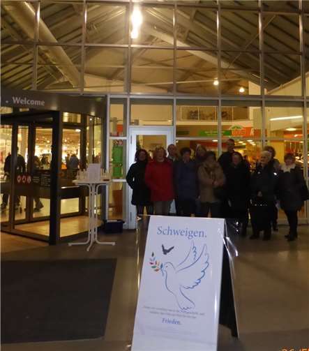 Schweigen für den Frieden will Menschen verbinden und niemanden ausgrenzen.  Veronika Rass, Pastoralreferentin im Dekanat Cochem