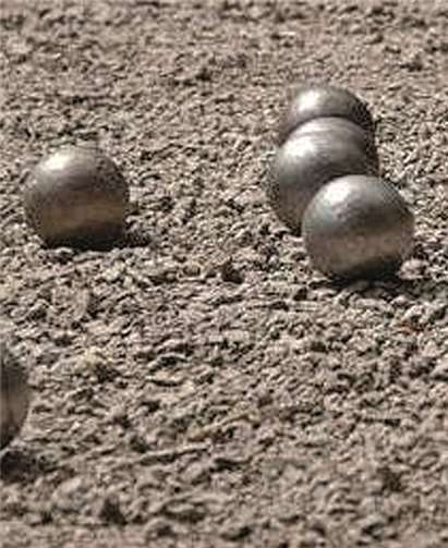 Schweinchen und Kugeln privat