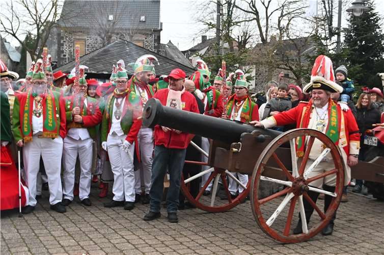 Schwere Geschütze wurden selbstverständlich auch aufgefahren.