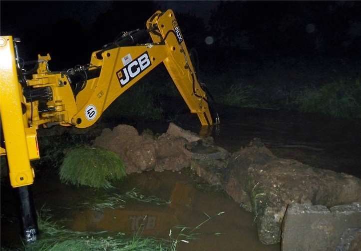 Schweres Gerät wurde eingesetzt.