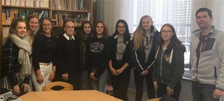 Schwester Maria Josianne, Klaus Ullenbruch und die Burundi-AG.privat