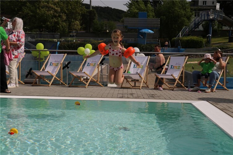 Schwimmbad Linz am Rhein.