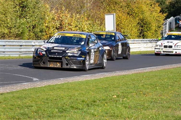 Seat Cupra TCR im Streckenabschnitt Schwalbenschwanz