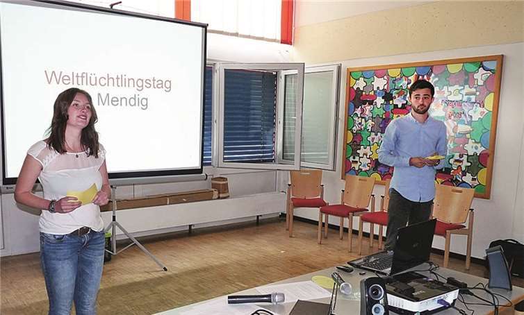 Sebastian Durben und Yoke Balmert führten durch das informative Programm. FRE