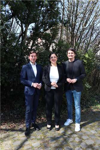 Sebastian Hartmann (Kreisvorsitzender), Sara Zorlu (Landratskandidatin) und Mario Dahm (stellv. Kreisvorsitzender).  Foto: privat