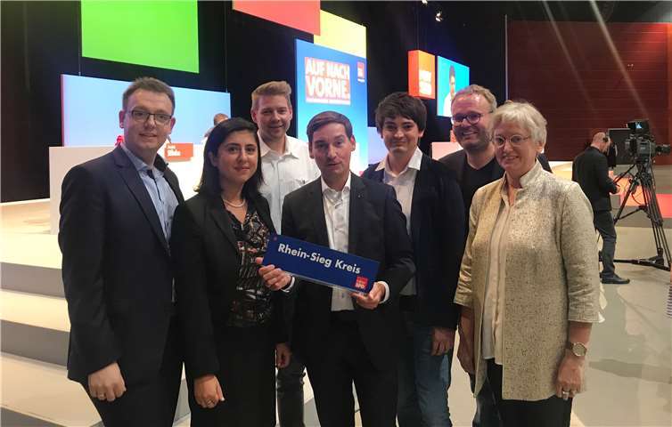 Sebastian Hartmann mit einem Teil der Delegation der SPD Rhein-Sieg.privat