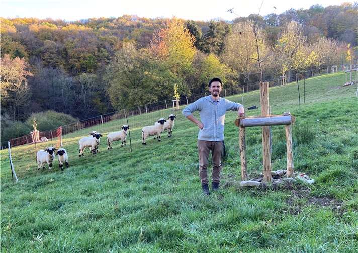 Sebastian Nürenberg im Einsatz zur Erhaltung einer alten Kulturform.  Foto: privat