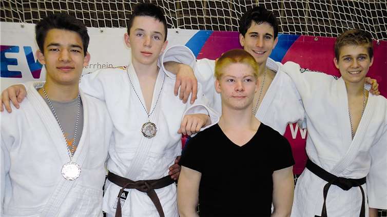 Sebastian Winzer, Till Moritz Riehl, Julian Patt, Nils Weberbauer und Marvin Schneider.Privat