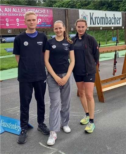 Sechs Medaillen gab es für Leo Görgen, Klara Görgen und Anke Schirmer.  Foto: Claudia Metz-Schmitt