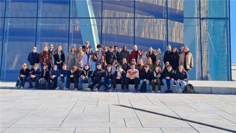 Sechs Schüler/innen der August-Horch-Schule in Andernach besuchten ihre norwegischen Gastschüler/innen, die sie bereits in Andernach bei der Erasmus+-Auftaktveranstaltung im Dezember 2024 kennengelernt hatten. Foto: Melanie Allspach