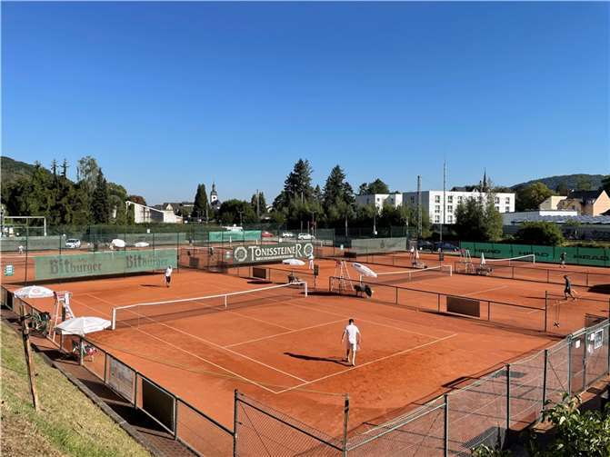 Sechs Tage lang herrschte reges Treiben auf den Tennisplätzen des TC Blau-Weiß Bad Breisig. Foto: SN