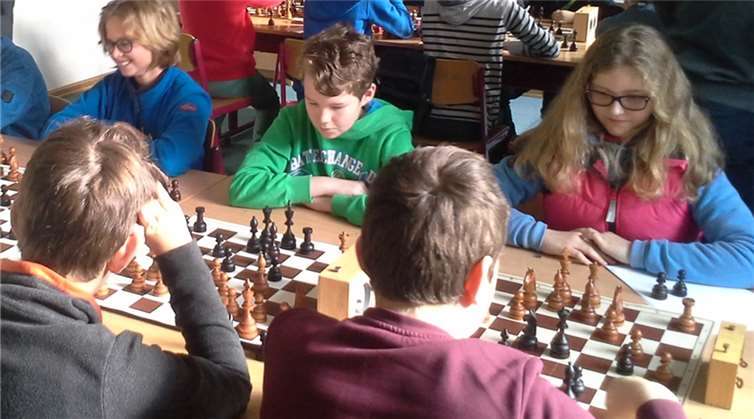 Sechs schachbegeisterte Schüler gingen für das Gymnasium Mülheim-Kärlich an den Start.privat