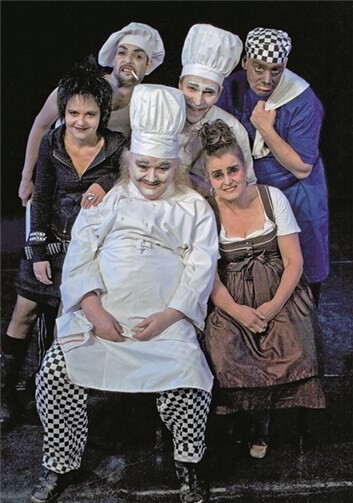 Sechs schräge Figuren bringen ein ernstes Thema näher.privat