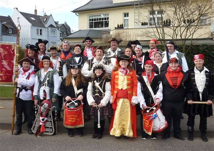 Seeräuberische Töne erklangen auch in Valler beim großen Umzug.
