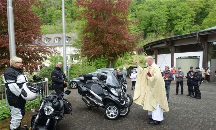 Segnung der Motorräder.