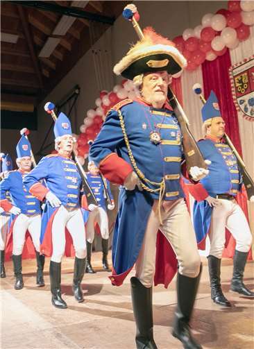 Sehenswert war auch der Auftritt der „Dorfgrenadiere Birkenfeld“.