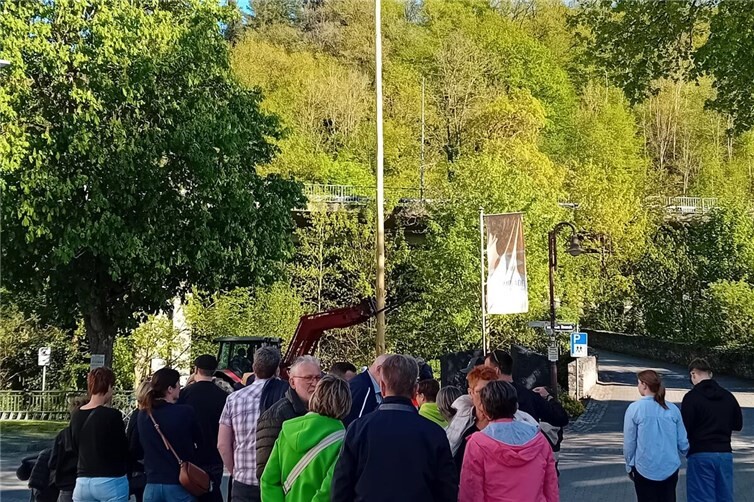 Sehenswerter Maibaum auf dem Trimbser Dorfplatz