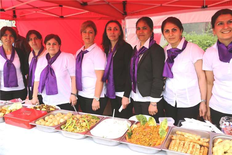 Sehr lecker und appetitlich waren die Speisen bei der kurdischen Frauengruppe Sara angerichtet.StF