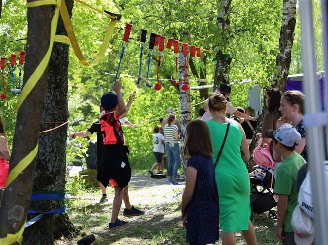 Sehr viel Betrieb herrschte am Niedrigseil-Parkour.  Fotos: Sabine Hammann-Gonschorek
