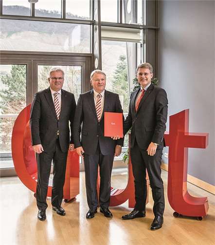 Sehr zufrieden mit den Geschäftsjahr 2014 zeigt sich der Vorstand der Sparkasse Mittelmosel: Volker Knotte, Edmund Schermann, Vorstandsvorsitzender, und Eric Westerheide. privat