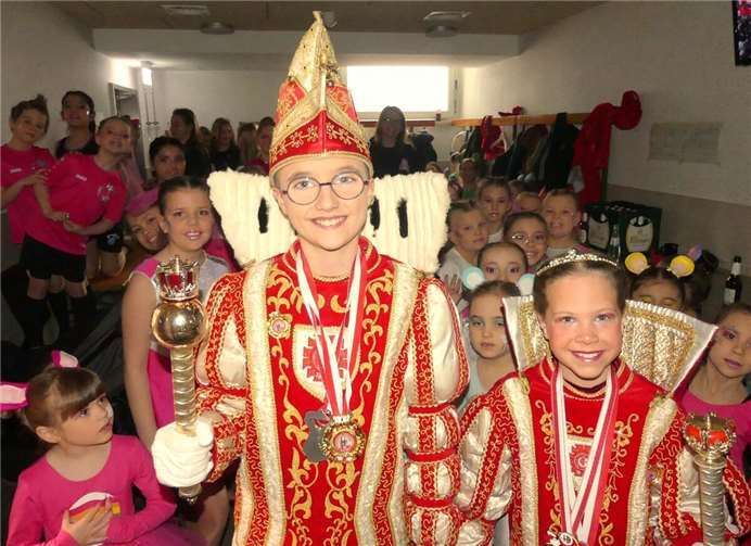 Seine Tollität Kinderprinz Josef I. und ihre Lieblichkeit Kinderprinzessin Marlene I. hatten mit dem närrischen Nachwuchs das Sagen. Fotos: TE
