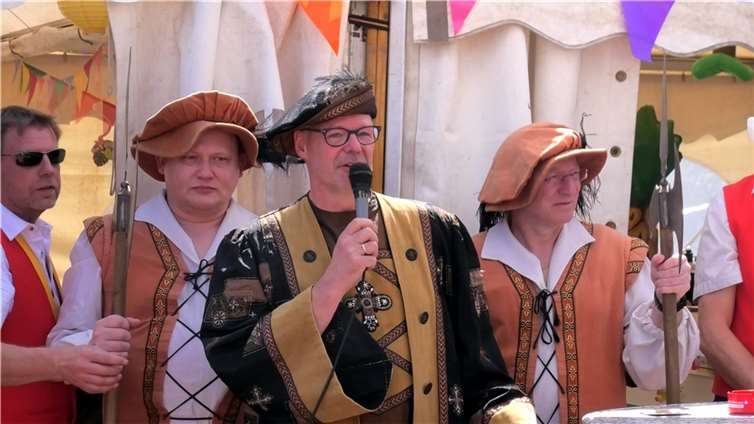 Seine Tollität Prinz Hans-Werner I. (Hans-Werner Waldecker) schlüpfte in die Rolle des Kurfürsten Kuno von Falkenstein.