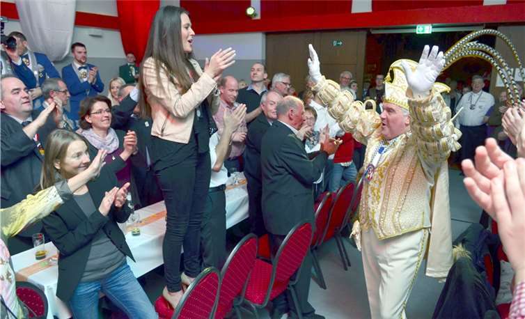 Seinen Einzug in die Narrhalle bezeichnete Prinz Joachim als supergeil.HEP