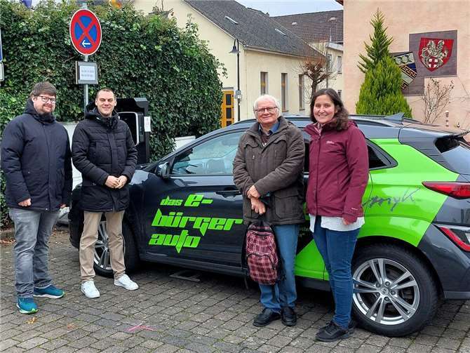 Seit 1. Dezember 2024 steht das auffällig grün-schwarz lackierte Modell am Abt Johannes-Ahr-Platz in Kettig. Foto: Kreisverwaltung Mayen-Koblenz