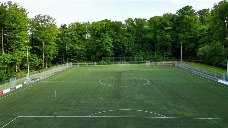 Seit 10 Jahren ist der grüne Kunstrasen in Kottenheim ein Volltreffer Seit 10 Jahren das „grüne Herz“ des Kottenheimer Fußballs: der Kunstrasenplatz im Waldstadion. Foto: S. Krämer
