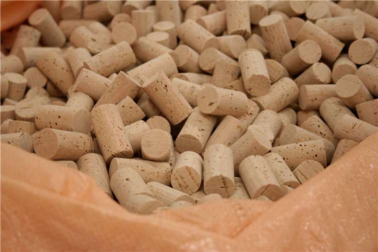 Seit 2017 engagiert sich der NABU Rengsdorf im Korkrecycling.  Foto: NABU/ H. May