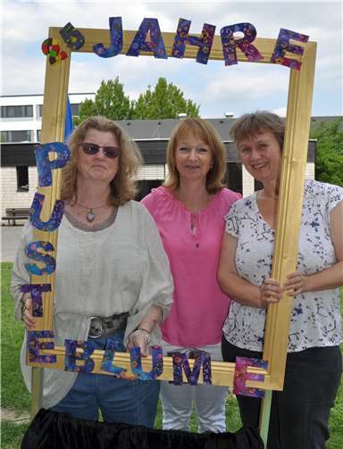 Seit 25 Jahren dabei, von links: Elisabeth Barthel, Kita-Leiterin Renate Schliebach und Sabine Sduntzig.Stadt Meckenheim