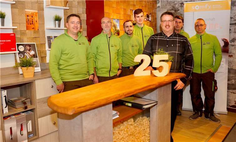 Seit 25 Jahren führt Heinz-Peter Hoppe die Schreinerei in Ahrweiler, 1999 kam das Bestattungsgeschäft hinzu. KG