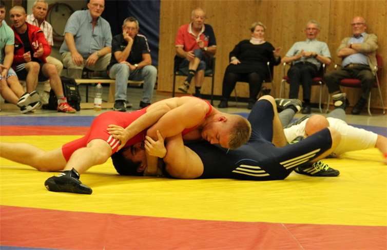 Seit 30 Jahren bringen die Ringer der WKG Metternich-Rübenach ihre Gegner gemeinsam zum Schwitzen.Quelle: WKG Metternich-Rübenach