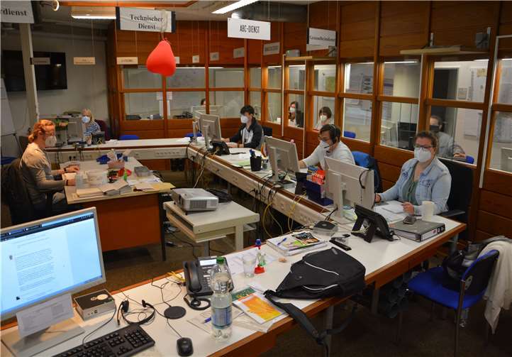 Seit Beginn der Pandemie sind die Mitarbeiterinnen und Mitarbeiter des Kreisgesundheitsamtes im Dauereinsatz bis zu sieben Tage die Woche, auch an Feiertagen. Fotos: Kreisverwaltung